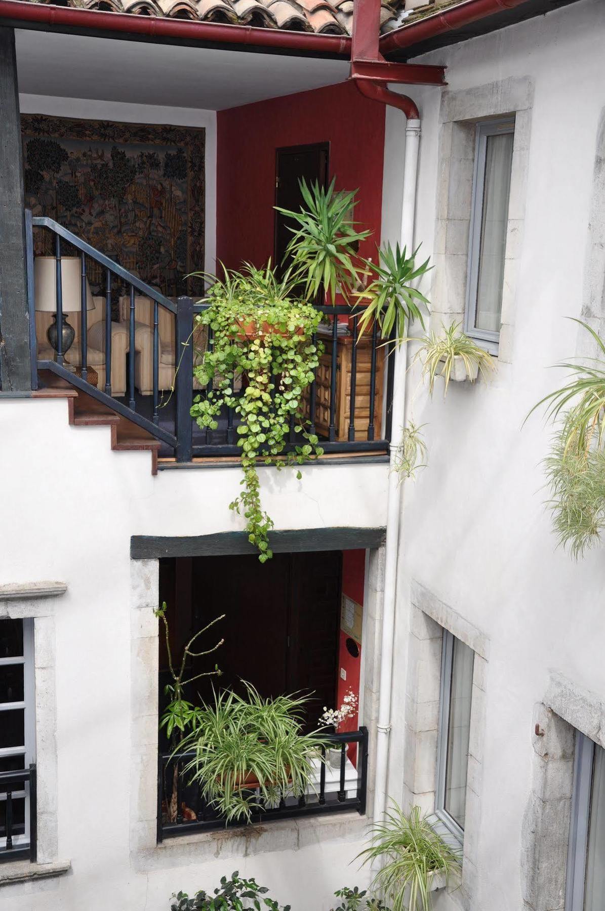The Originals City, Hotel La Reine Jeanne, Orthez Exterior photo