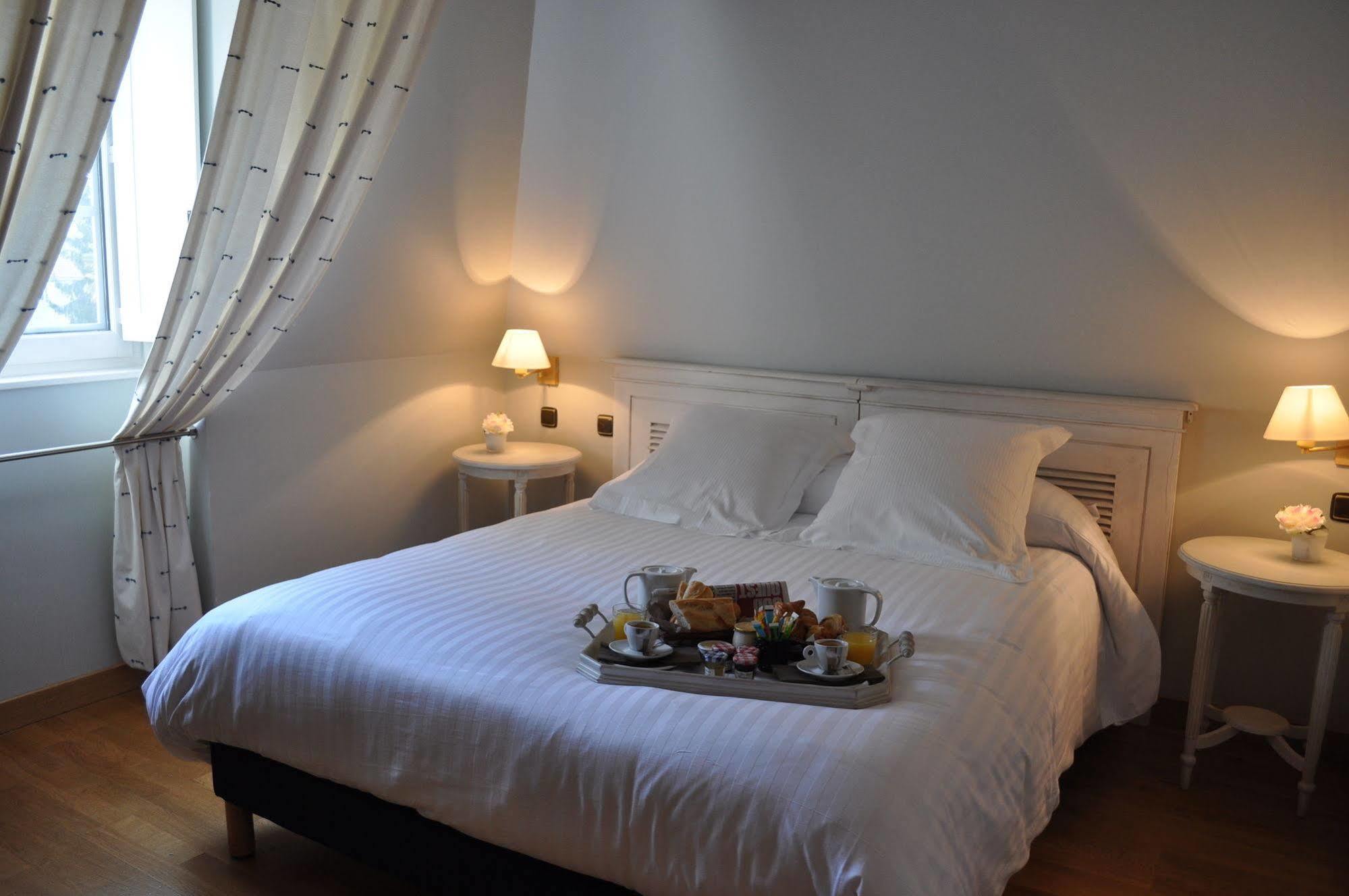 The Originals City, Hotel La Reine Jeanne, Orthez Exterior photo